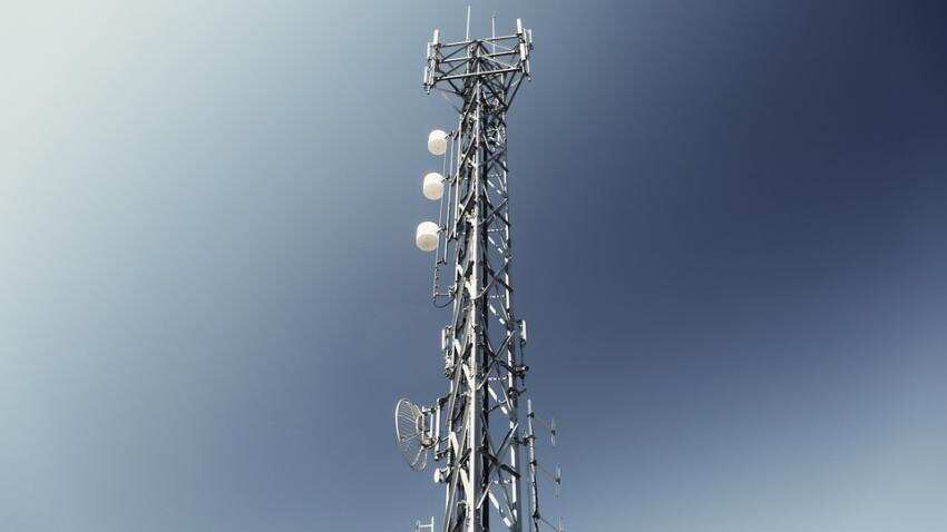 Spectrum Auction: Telecom industry to mount debt worth Rs 4.25 lakh crore Spectrum Auction: Telecom industry to mount debt worth Rs 4.25 lakh crore