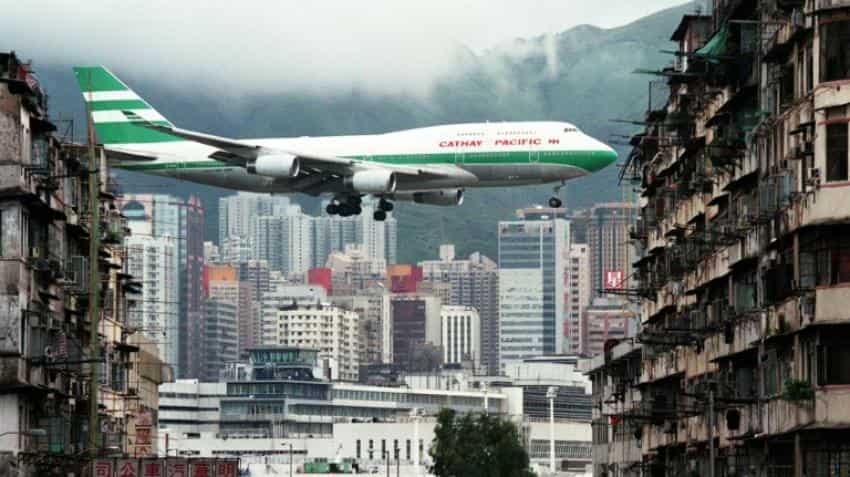 Cathay Pacific flies Boeing 747 over Hong Kong one last time Cathay Pacific flies Boeing 747 over Hong Kong one last time