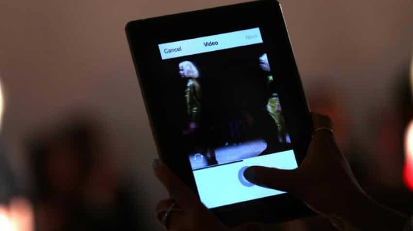 PC sales fall on tablets, smartphones revolution PC sales fall on tablets, smartphones revolution