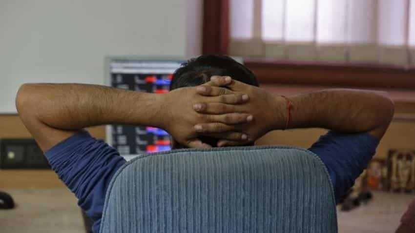 Sensex falls over 300 points as heavyweights tumble