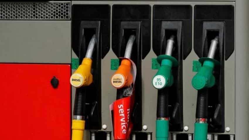 Oil prices fall on rise in U.S. drilling, strong dollar Oil prices fall on rise in U.S. drilling, strong dollar
