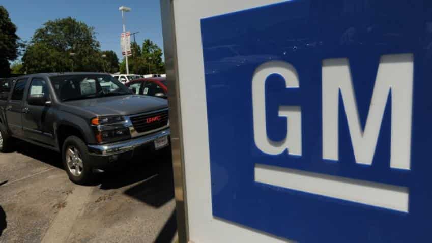 US auto sales fall in October as boom slows US auto sales fall in October as boom slows