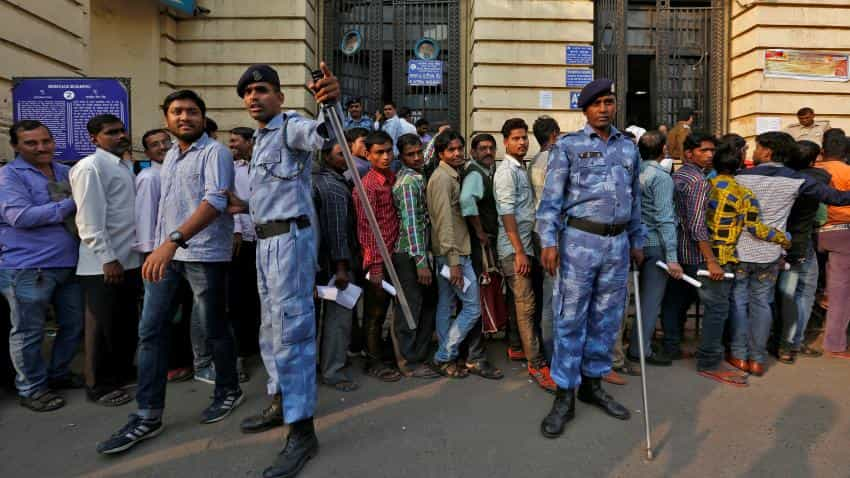 Demonitisation aftermath: Chaos grows, queues get longer at banks, ATMs on weekend