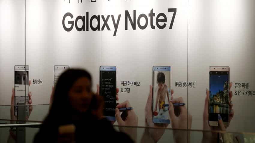 Samsung suffers worst decline in smartphone sales; iPhone 7 struggles Samsung suffers worst decline in smartphone sales; iPhone 7 struggles