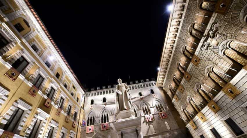 Shareholders of Italian bank BMPS approve rescue plan Shareholders of Italian bank BMPS approve rescue plan