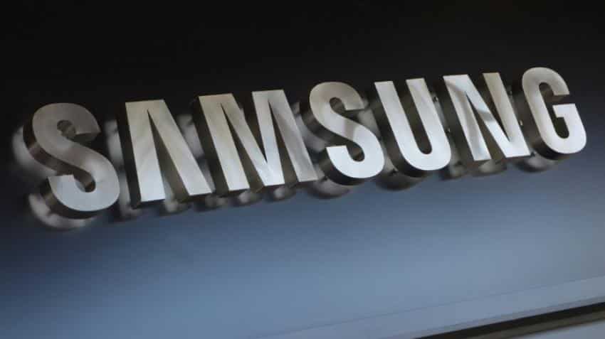 Samsung Electronics considers splitting into two Samsung Electronics considers splitting into two