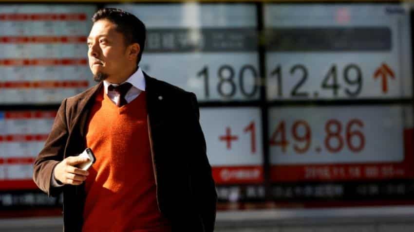 Asia stocks edge up on US growth data cues; dollar steady