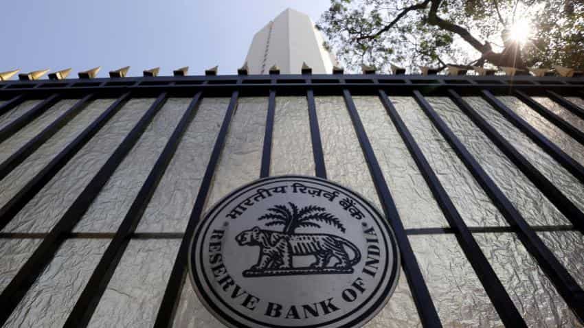 Bank stocks pare losses as RBI increase MSS limit