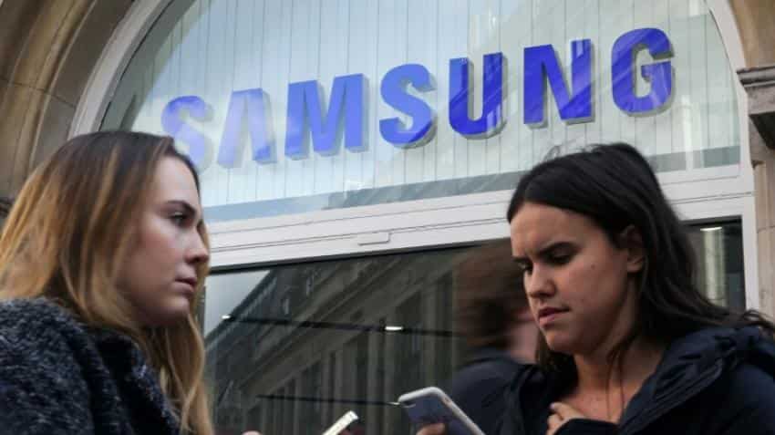 Samsung to disable Galaxy Note 7 phones in recall effort Samsung to disable Galaxy Note 7 phones in recall effort