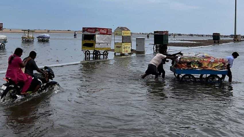 Airlines divert, cancel flights to Chennai on cyclone Vardah warnings Airlines divert, cancel flights to Chennai on cyclone Vardah warnings