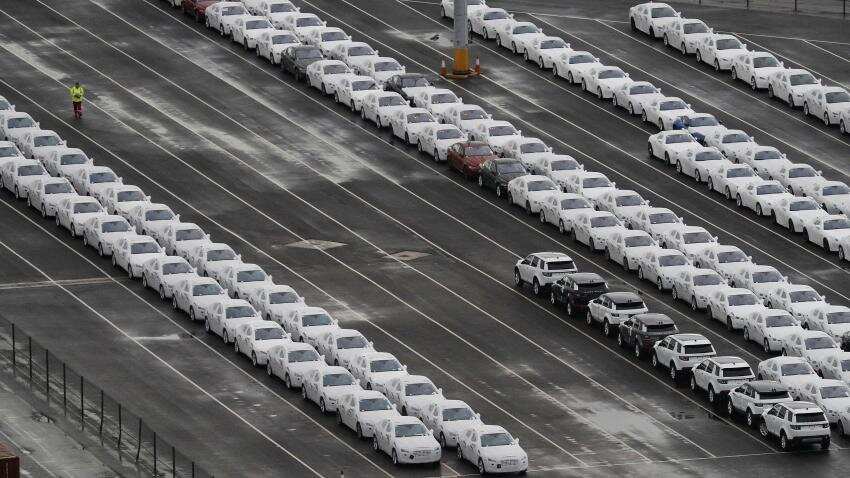Carmakers announce price hike in hope of recovering demonetisation sales drop Carmakers announce price hike in hope of recovering demonetisation sales drop