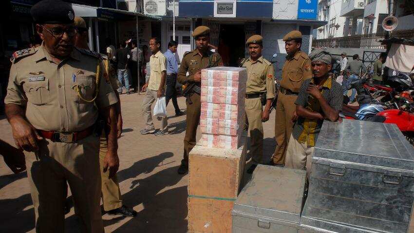 ED arrests 7 middlemen; seizes Rs 93 lakh new notes in Karnataka ED arrests 7 middlemen; seizes Rs 93 lakh new notes in Karnataka