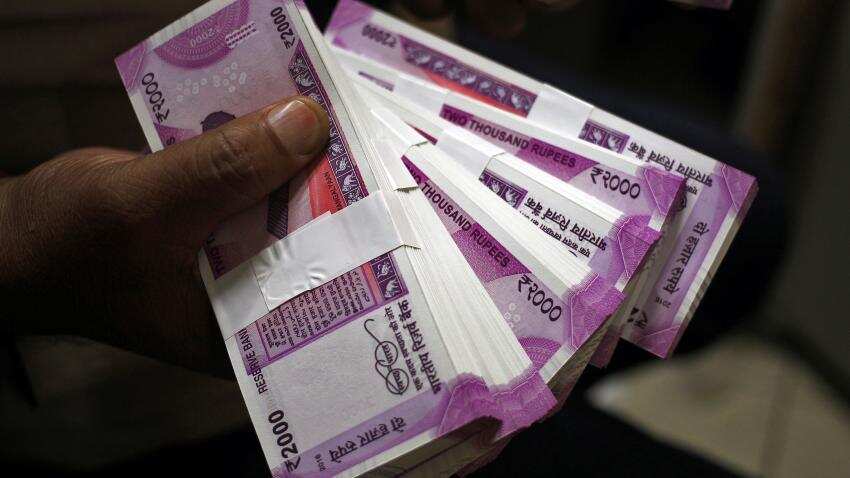 Madhya Pradesh farmer gets Rs 2,000 notes without Mahatma Gandhi&#039;s image