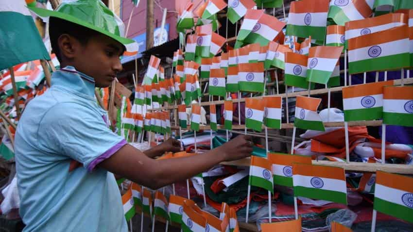 Republic Day 2017: 10 WhatsApp messages to send to your loved ones and family