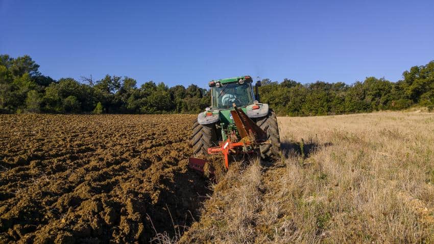 Tractor sales plough through demonetisation in January; higher growth expected ahead Tractor sales plough through demonetisation in January; higher growth expected ahead