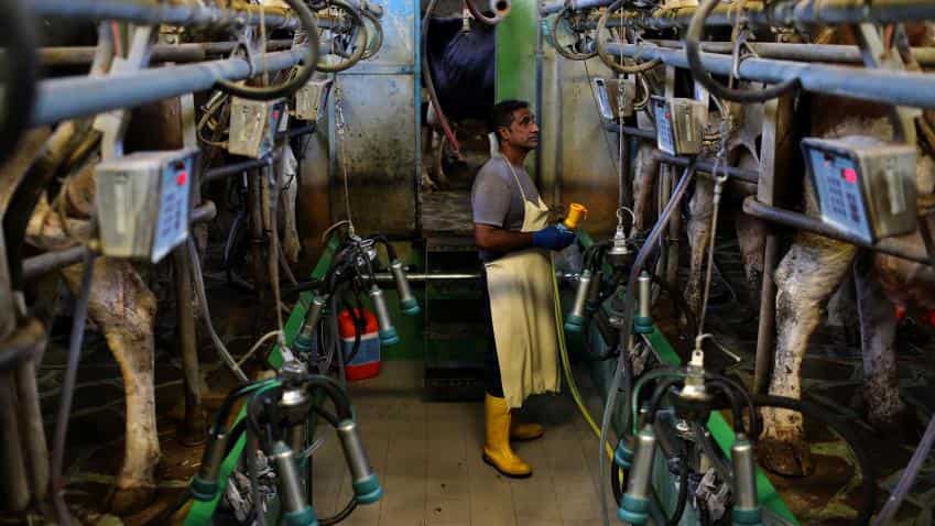 Factory output in December falls by 0.4% Factory output in December falls by 0.4%