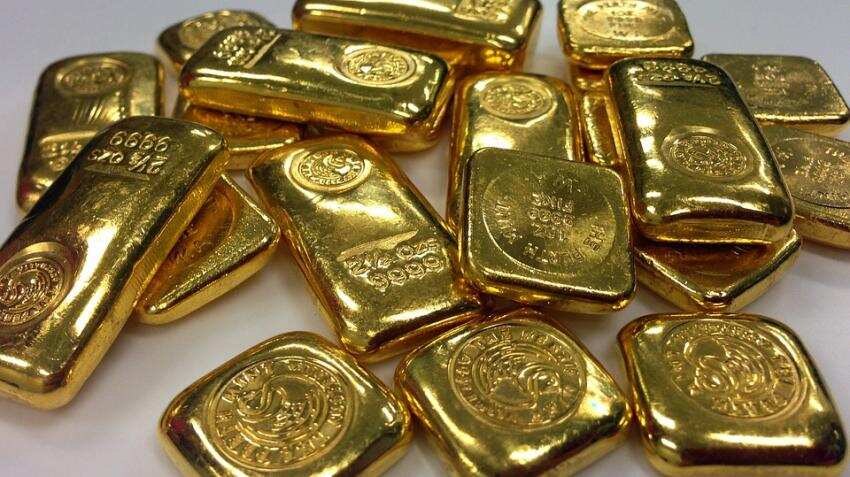Gold hits 4-month high, climbs Rs 325 on firm global cues Gold hits 4-month high, climbs Rs 325 on firm global cues