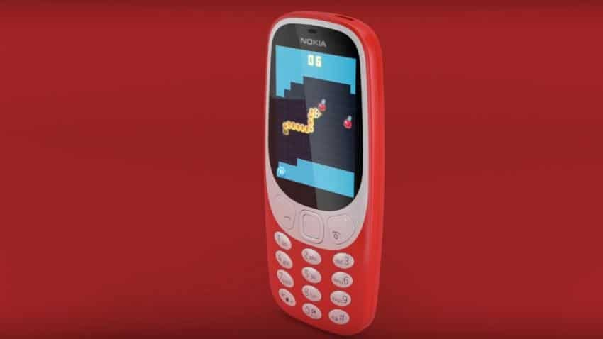 90s classic Snake makes a comeback on new smartphones