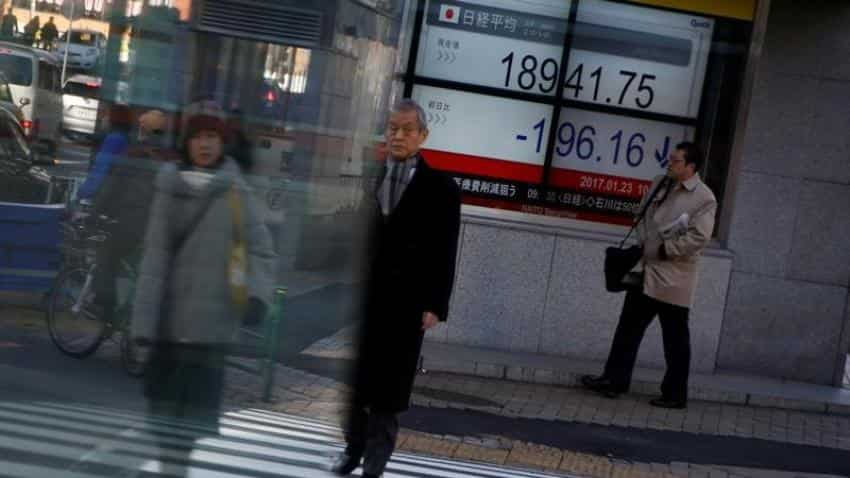 Asian shares edge up, await Trump&#039;s policy speech