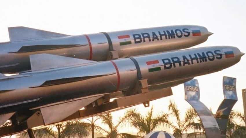 India test-fires Brahmos missile with 450 km range India test-fires Brahmos missile with 450 km range