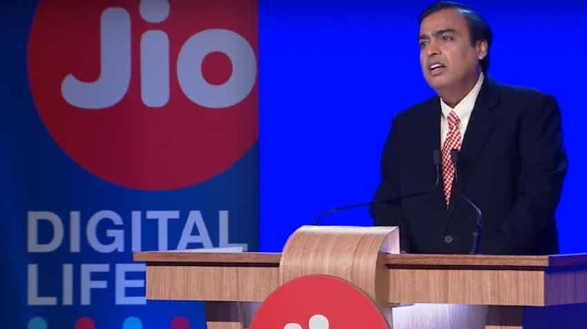 Mukesh Ambani lauds PM Modi&#039;s demonetisation, digital drives