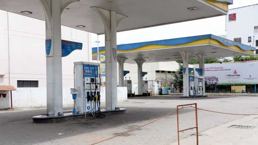 Petrol pump owners threatens to take Sunday offs from May 10