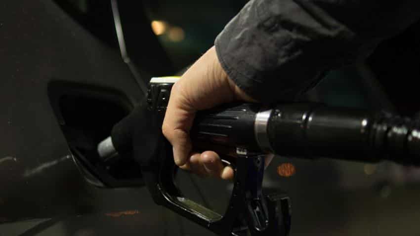 Oil ministry mulls home delivery of petrol, diesel Oil ministry mulls home delivery of petrol, diesel