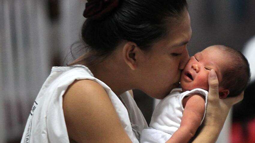 Union Cabinet approves Maternity Benefit Program on Pan-India basis; to give Rs 5,000 to pregnant women & lactating mothers Union Cabinet approves Maternity Benefit Program on Pan-India basis; to give Rs 5,000 to pregnant women & lactating mothers