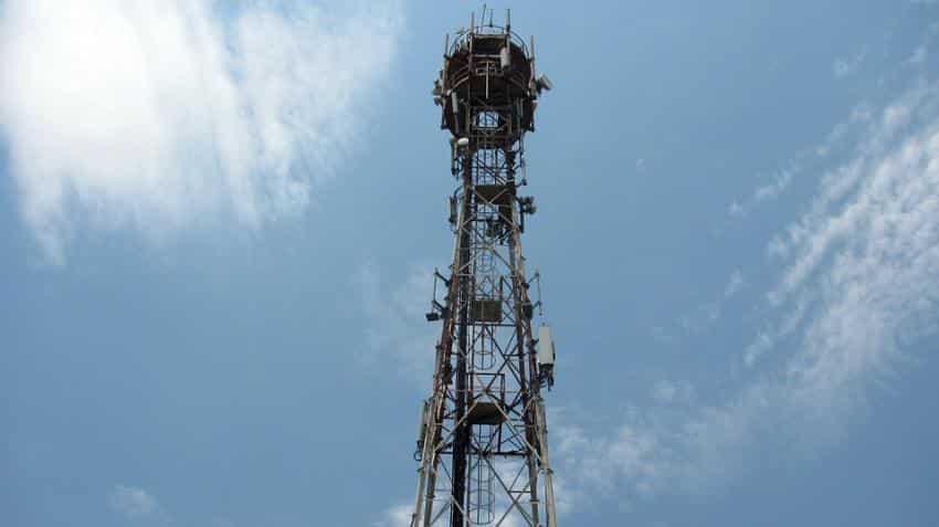 Jio battle: Airtel urges DoT to reject TRAI's Rs 3,050 crore fine on 3 telcos Jio battle: Airtel urges DoT to reject TRAI's Rs 3,050 crore fine on 3 telcos