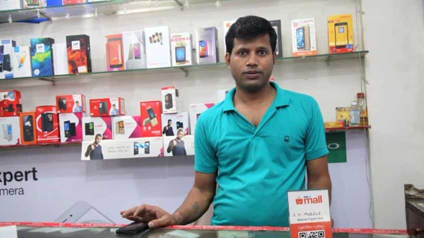 Paytm Mall brings offline shopkeepers to online platform; provides them QR code to expand reach Paytm Mall brings offline shopkeepers to online platform; provides them QR code to expand reach