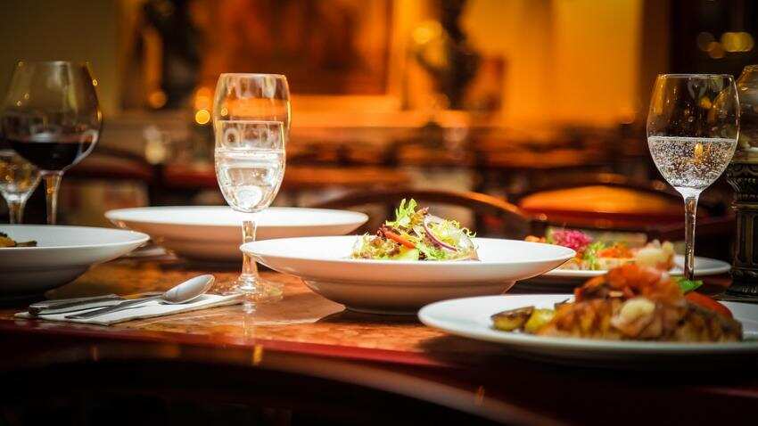 GST rollout: Be ready to pay 18% service tax even at non-AC restaurants GST rollout: Be ready to pay 18% service tax even at non-AC restaurants