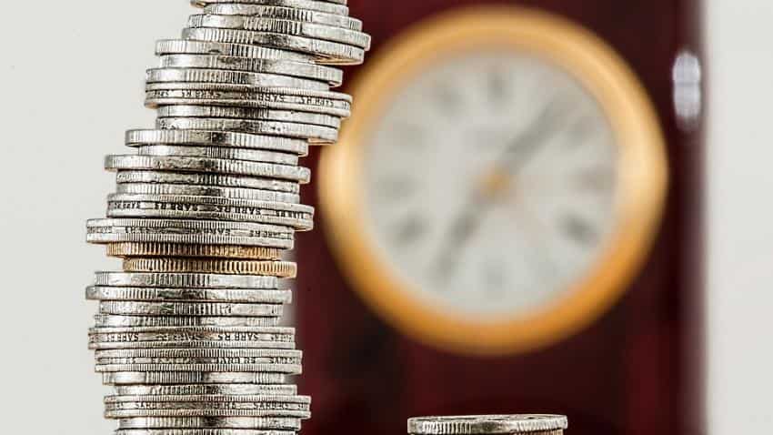 Invest in balanced funds to get taste of both risk and return Invest in balanced funds to get taste of both risk and return