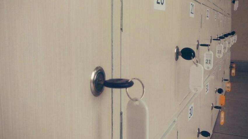 Experts, bankers differ on liability for loss of locker items Experts, bankers differ on liability for loss of locker items
