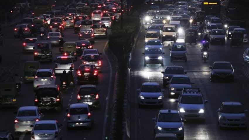 Govt considers use of private cars for ridesharing taxis to curb traffic
