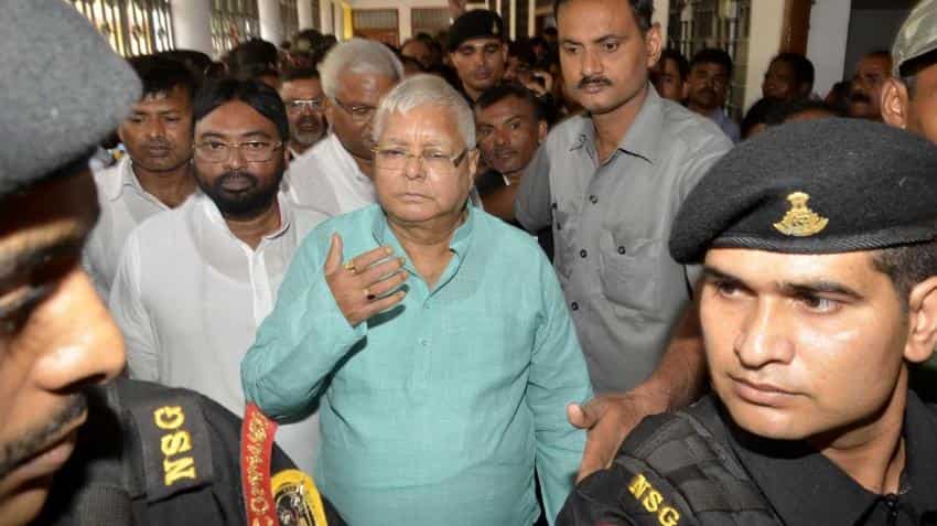 CBI searches at premises of Lalu&#039;s family over hotel tender irregularities