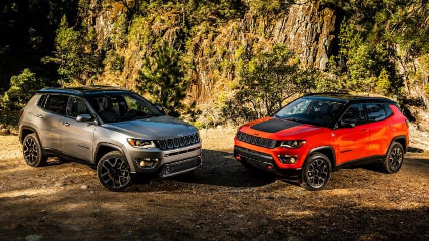 Fiat Chrysler launches Jeep Compass in India priced at Rs 14.95 lakh; receives 5,000 bookings Fiat Chrysler launches Jeep Compass in India priced at Rs 14.95 lakh; receives 5,000 bookings