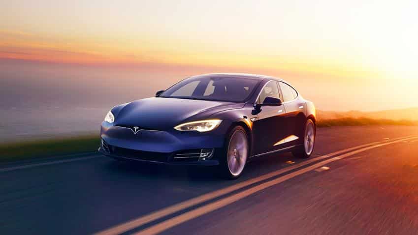 Tesla announces $1.5 bn bonds issue to fund Model 3 Tesla announces $1.5 bn bonds issue to fund Model 3