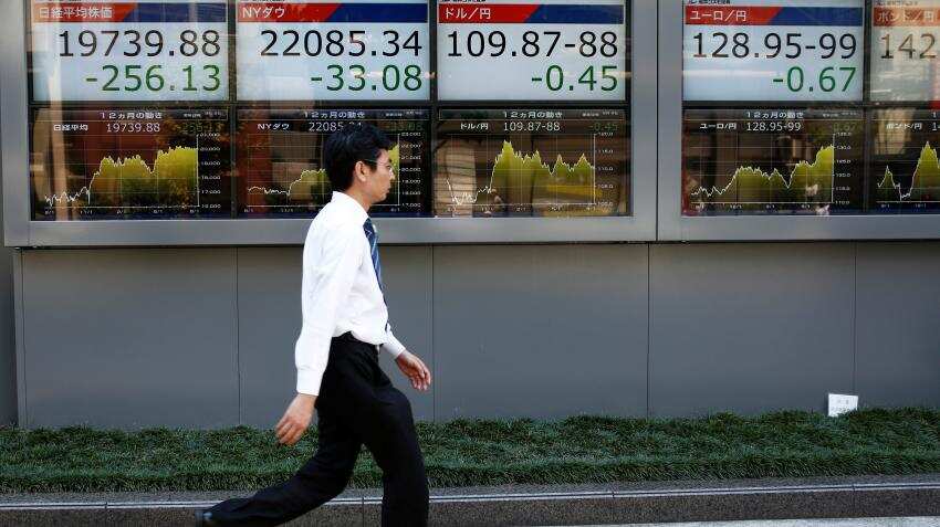 Asia stocks down, dollar on defensive, gripped by risk aversion