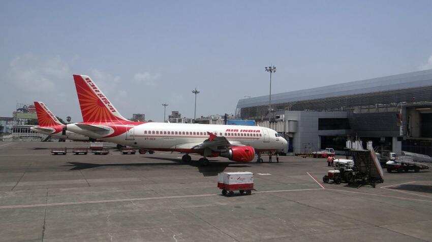 Government invites bids for advisers on Air India&#039;s divestment