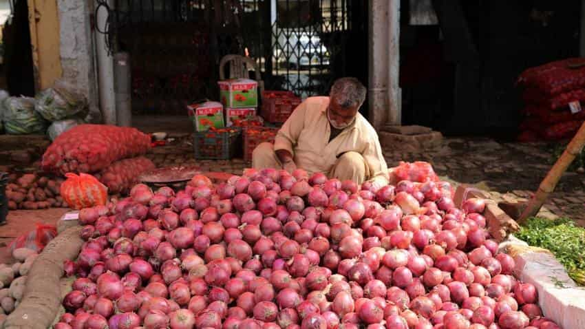 Onion traders asked to start auction or permits will be cancelled