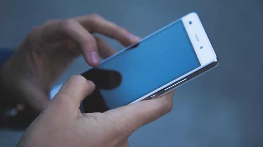70% Indians feel completely lost without their smartphone: Report