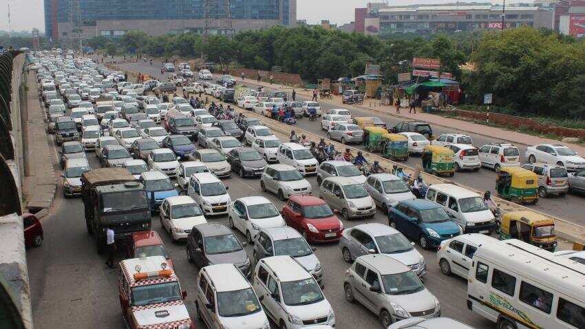 JLL India facilitates JV between Godrej Properties and Royale Builders to develop NH-7 JLL India facilitates JV between Godrej Properties and Royale Builders to develop NH-7