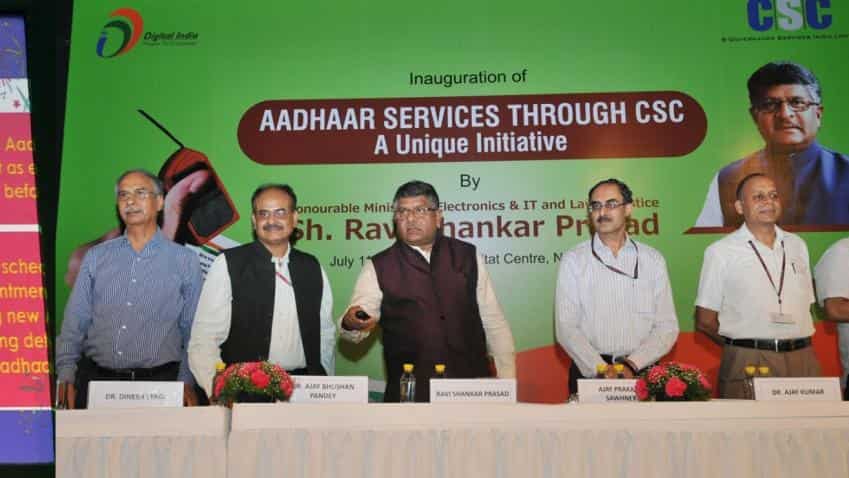Mobile phone-Aadhaar link: Supreme Court issues notice to Centre Mobile phone-Aadhaar link: Supreme Court issues notice to Centre