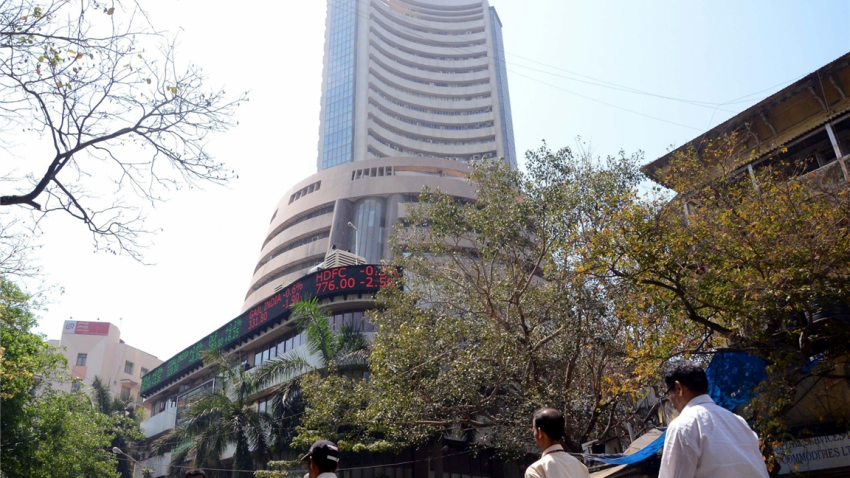 6 of top-10 most valued companies lose Rs 60,422 crore in market cap 6 of top-10 most valued companies lose Rs 60,422 crore in market cap