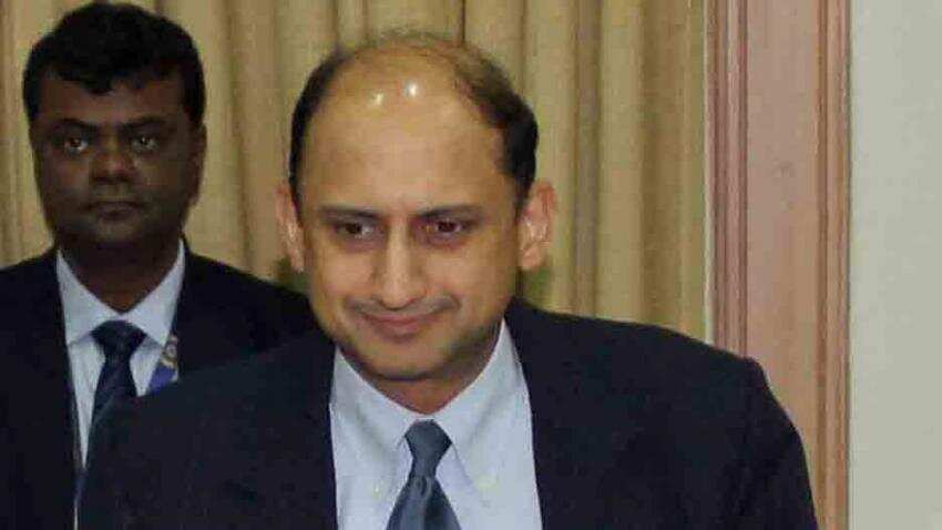 Stress on asset resolution, recapitalisation to improve banks' balance sheets: Acharya Stress on asset resolution, recapitalisation to improve banks' balance sheets: Acharya