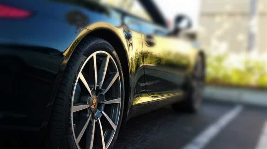 Factbox: Automakers get serious about electric cars Factbox: Automakers get serious about electric cars