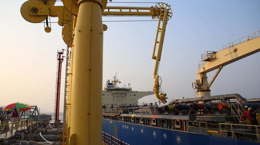 Oil prices dip after US crude hits near two-year high on pipeline shutdown Oil prices dip after US crude hits near two-year high on pipeline shutdown