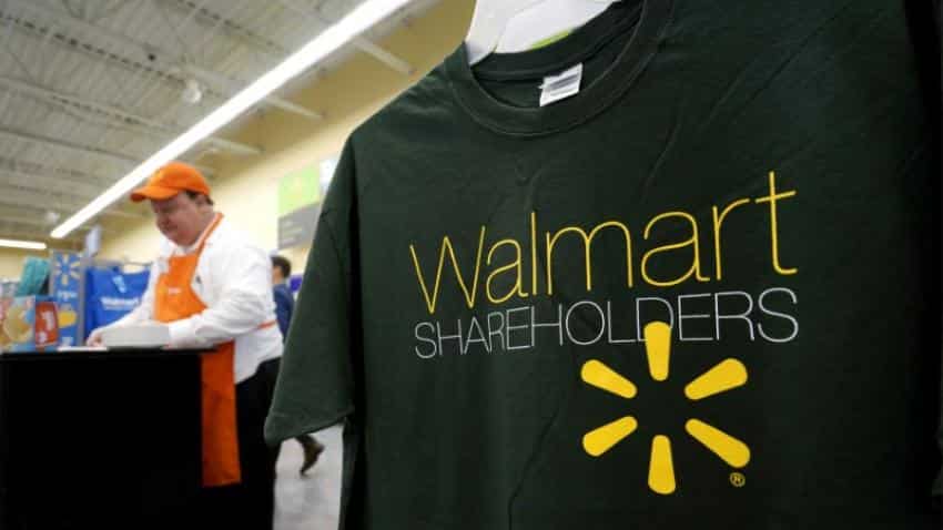 Cyber Monday showdown: Wal-Mart closes in on Amazon in online price war