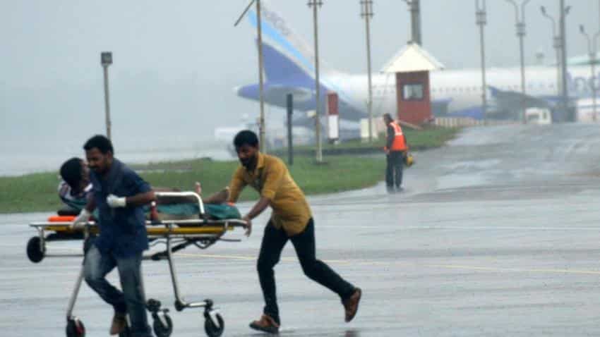 Cyclone Ockhi: Flight operations run an hour late at Mumbai airport Cyclone Ockhi: Flight operations run an hour late at Mumbai airport