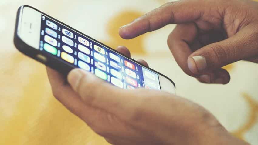 51% mobile users in India look at their phones every 10 minutes 51% mobile users in India look at their phones every 10 minutes